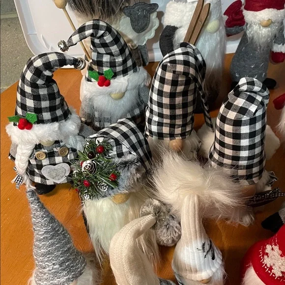 Bundle Holiday Gnome Collection - Picture 4 of 6